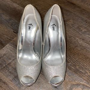 FIONI shoes. Size 7